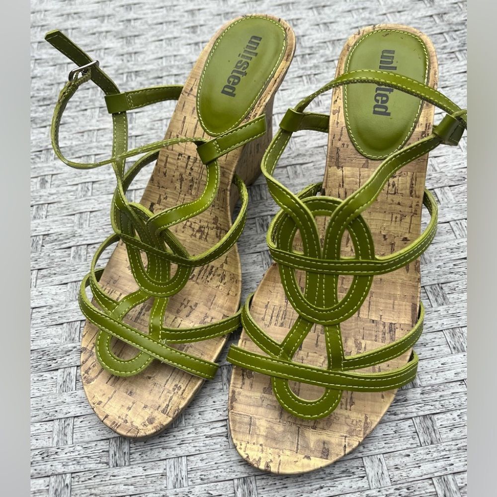 Kenneth Cole Unlisted Bet You Can Lime Colored Ankle Strap Wedge Sandals Size 9